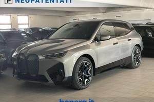 BMW iX xdrive40 pacchetto sportivo