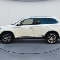 Mitsubishi Outlander 2.2 DI-D 4WD 7 P Garantita 12