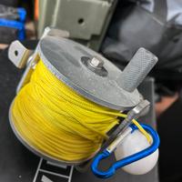 Reel in acciaio con vite e sagola maggiore di 100m