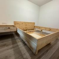 Letto matrimoniale in legno cirmolo