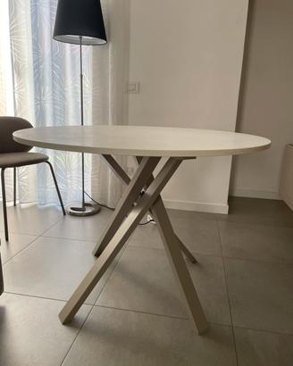Tavolo rotondo Mariedamm