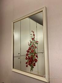 specchio con fiori dipinti a mano