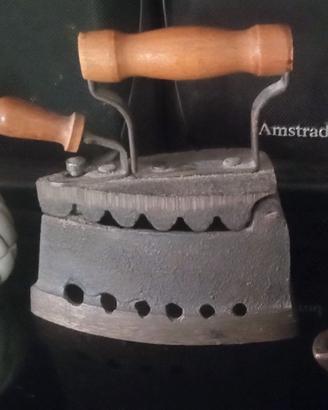 Tre soprammobili vintage misti