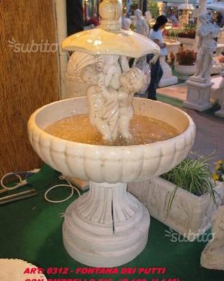 Fontana in cemento bianco e polvere di marmo