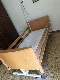 Letto ospedaliero elettrico