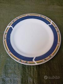 Piatti piani grandi e piccoli