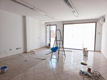 Locale comm.le su due livelli con rampa