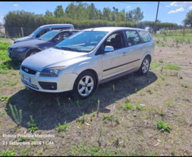 Ford focus 1.6 tdci con gancio traino