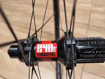 MOZZO POSTERIORE DT SWISS 240S