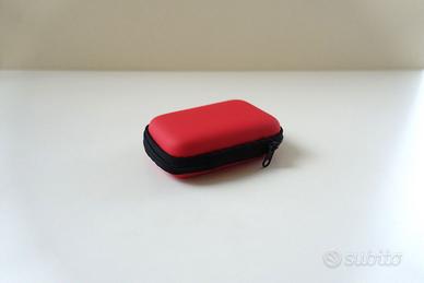 Custodia rossa per piccolo hard disk esterno