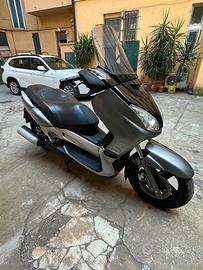 Yamaha Xmax 250 + Bauletto + 3 chiavi