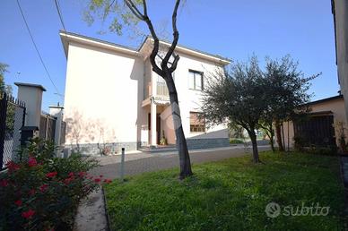 3 LOCALI A BRUGHERIO