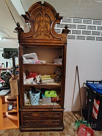 Libreria antica ristrutturata in maniera accurata