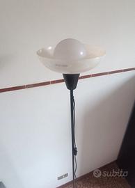 Lampada da terra con bulbo
