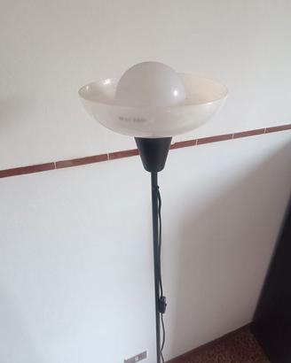 Lampada da terra con bulbo