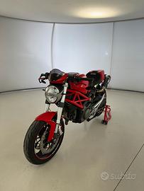 Ducati monster 696