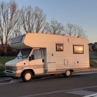 Camper Vintage salotto o matrimoniale in coda