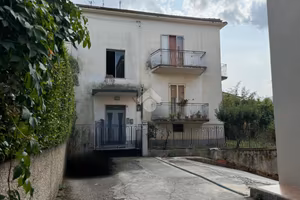 2 LOCALI A VENAFRO
