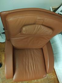 Poltrona in pelle reclinabile manualmente