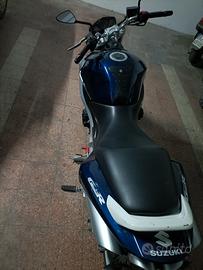 Suzuki GSR 600 - 2006