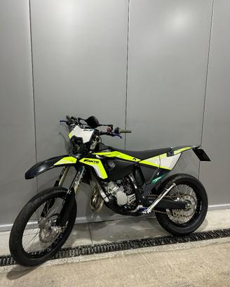 FANTIC XE 125 2T BLACK EDITION – SOLO STRADA
