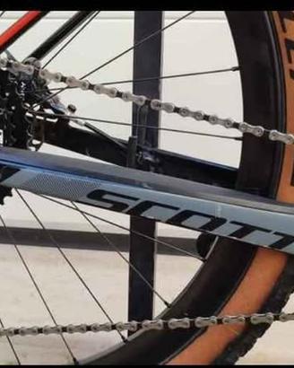 MTB top di gamma, tutta in carbonio – Come Nuova!