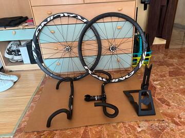 cerchi in alluminio x freni a disco due manubri.