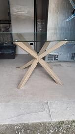 tavolo moderno e sedie