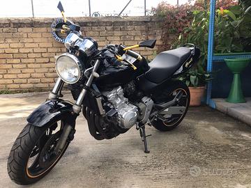 Moto Honda hornet