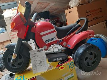 MOTO DUCATI