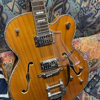 Chitarra semiacustica