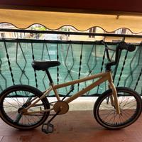 bicicletta bmx