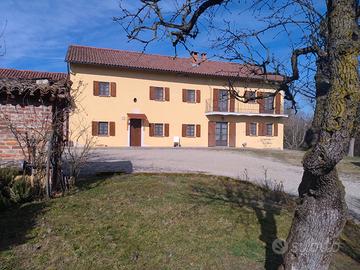 Cascina ristrutturata immersa nel verde