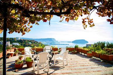 CASA SEMINDIPENDENTE A POZZUOLI