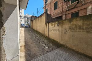 Torrente Trapani, box/deposito con saracinesca