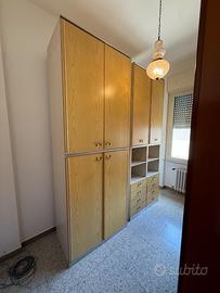 Coppia Armadi Componibili Eleganti in Legno Chiaro