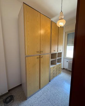 Coppia Armadi Componibili Eleganti in Legno Chiaro