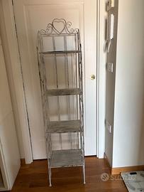 Scaffale in ferro battuto bianco shabby