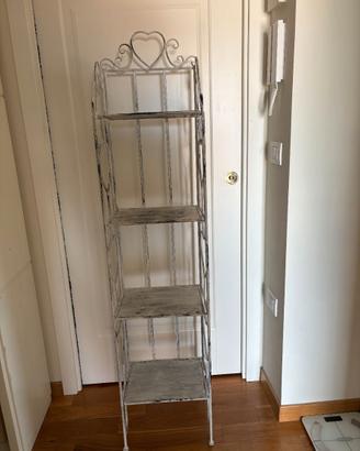 Scaffale in ferro battuto bianco shabby