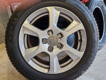 Cerchi originali Audi A4 con gomme invernali OA.