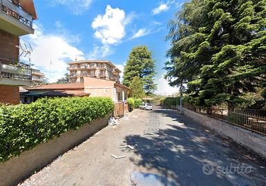 Torrevecchia monolocale con terrazzo e balcone