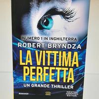 Libro di Robert Bryndza "La vittima perfetta"