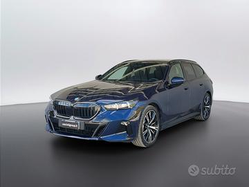 BMW Serie 5 G61 2024 Touring - 520d Touring U15567