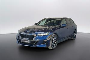 BMW Serie 5 G61 2024 Touring - 520d Touring U15567