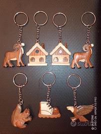 PORTACHIAVI ARTIGIANALE IN LEGNO IN 5 SOGGETTI 