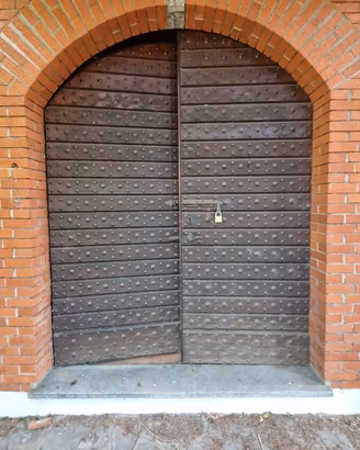 PORTONE LEGNO E FERRO BATTUTO