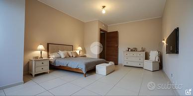 3 LOCALI A MONTESARCHIO