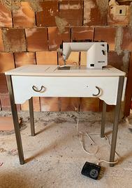 Macchina da cucire Necchi 1981