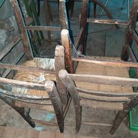 Sedie antiche e mastelli