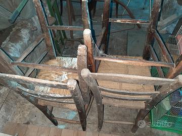 Sedie antiche e mastelli